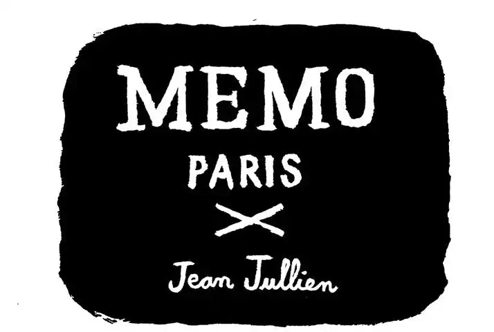 Black rectangular label with rounded edges.